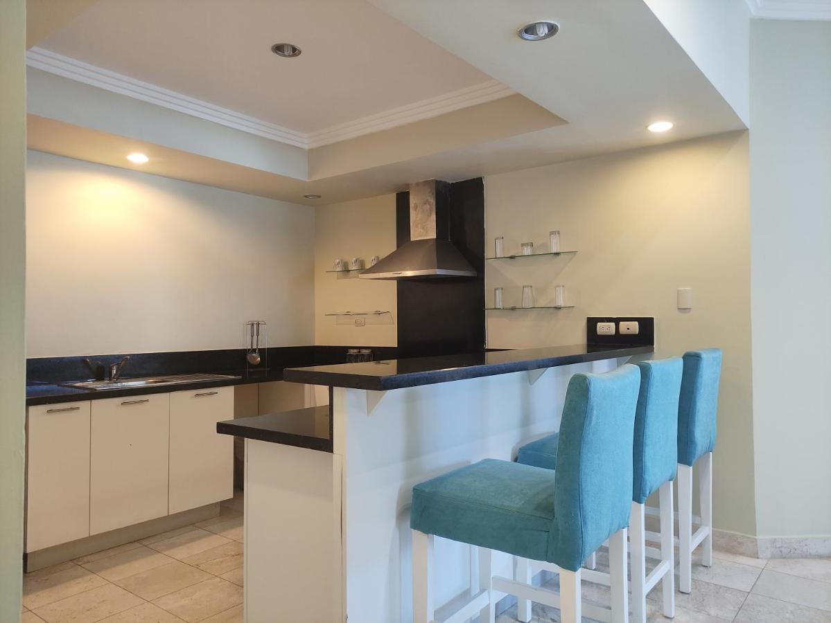 Chic Beachfront Apartment - Private Beach Access 蓬塔卡纳 外观 照片