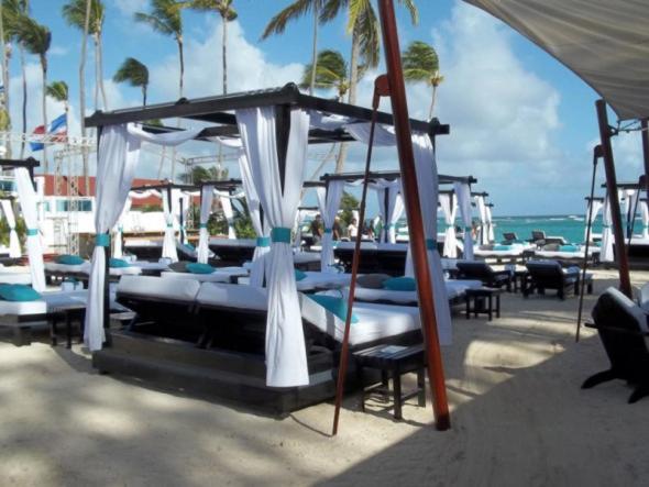 Chic Beachfront Apartment - Private Beach Access 蓬塔卡纳 外观 照片