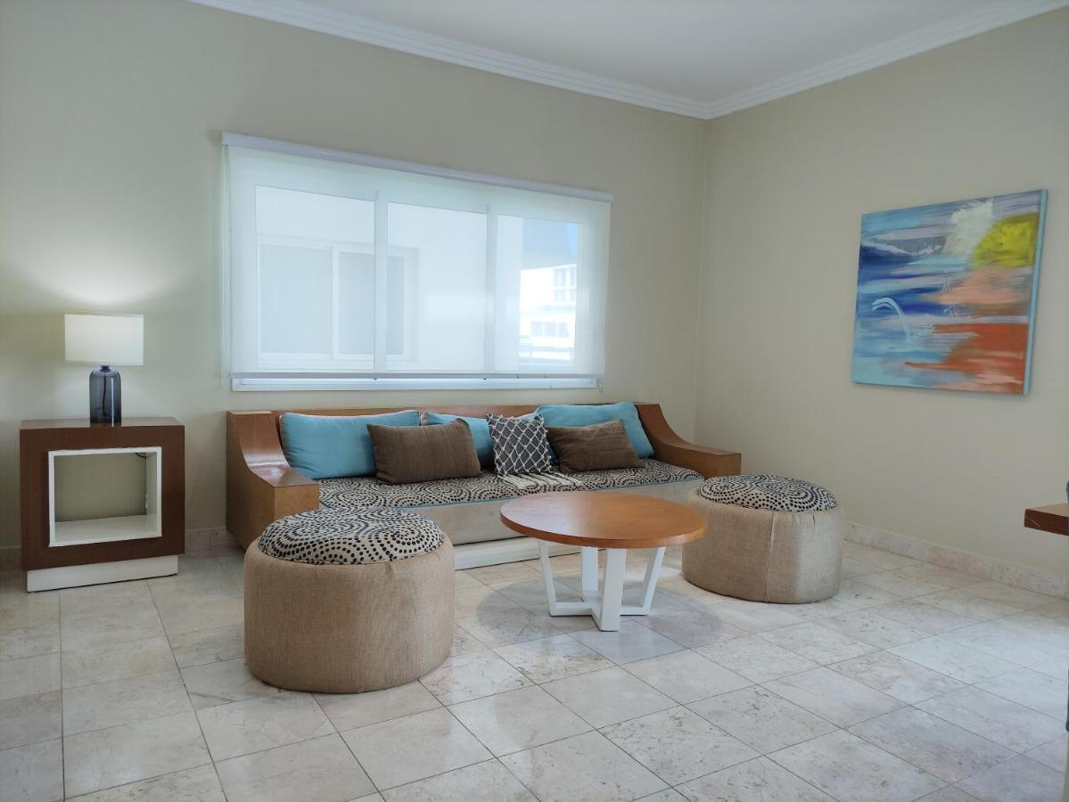 Chic Beachfront Apartment - Private Beach Access 蓬塔卡纳 外观 照片